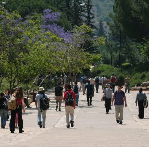 students-at-the-promenade